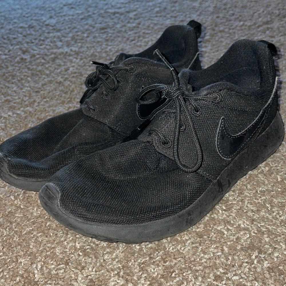 ALL BLACK NIKE SHOES